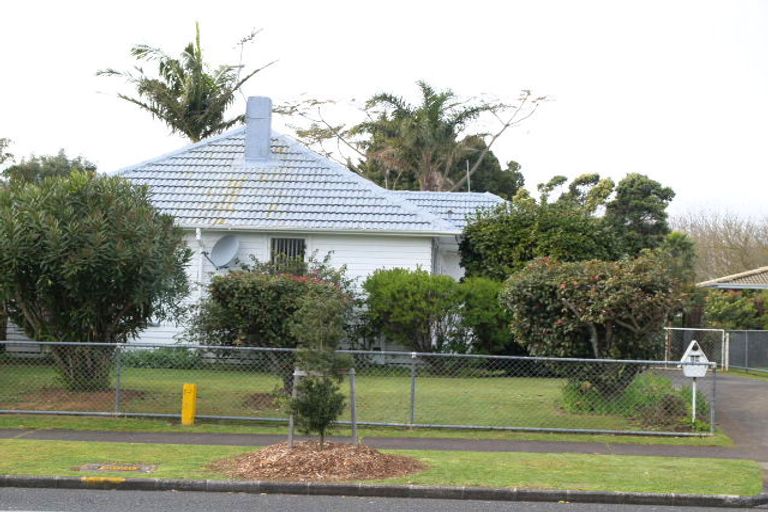 Photo of property in 14 Farmer Street, Mangere East, Auckland, 2024