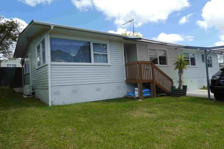 Photo of property in 25c Thornlow Street, Glendene, Auckland, 0602