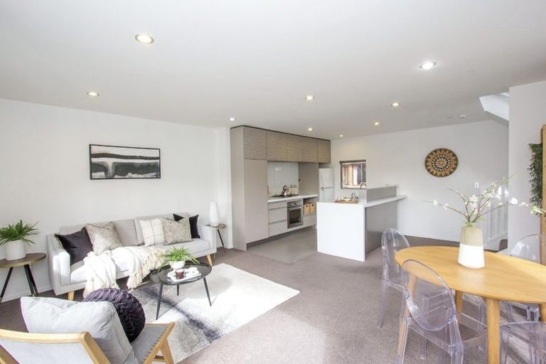 Photo of property in 5/12 Agra Crescent, Khandallah, Wellington, 6035