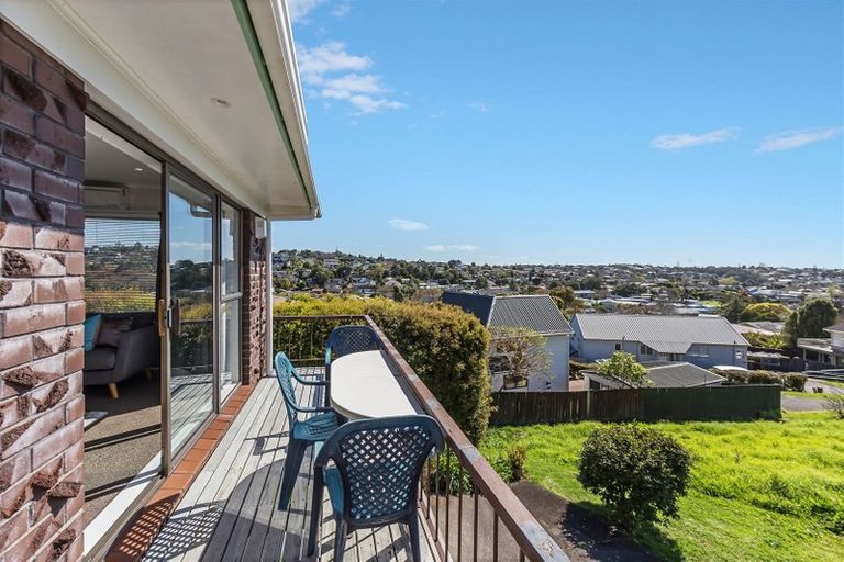 Photo of property in 2/36 Shanaway Rise, Hillcrest, Auckland, 0627