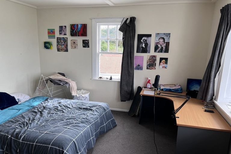 Photo of property in 76a Kelburn Parade, Kelburn, Wellington, 6012