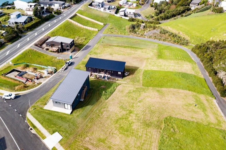 Photo of property in 5 Blue Moon Rise, Langs Beach, 0582