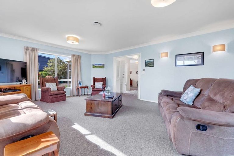 Photo of property in 33 Carter Drive, Pomare, Rotorua, 3015