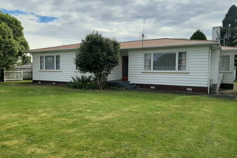Photo of property in 14 Waterloo Crescent, Hokowhitu, Palmerston North, 4410