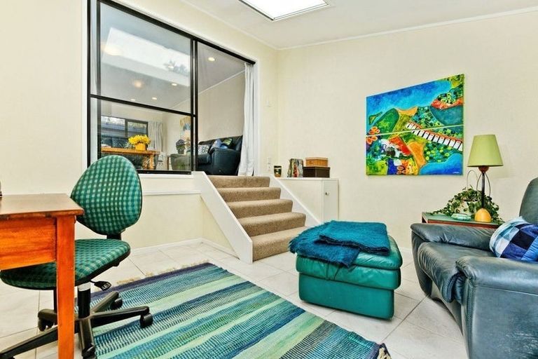 Photo of property in 1/56 Oaktree Avenue, Browns Bay, Auckland, 0630