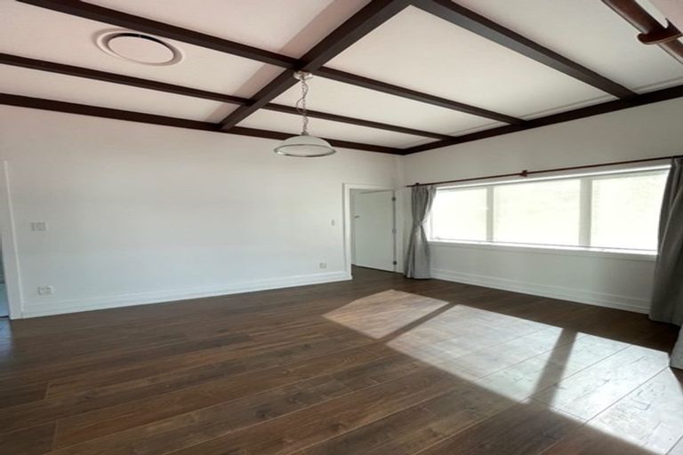 Photo of property in 504 East Coast Road, Windsor Park, Auckland, 0630