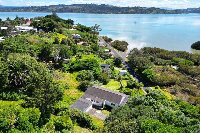 Photo of property in 33 Clendon Esplanade, Rawene, Kaikohe, 0473