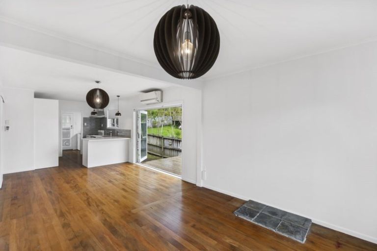 Photo of property in 2/710 Beach Road, Browns Bay, Auckland, 0630