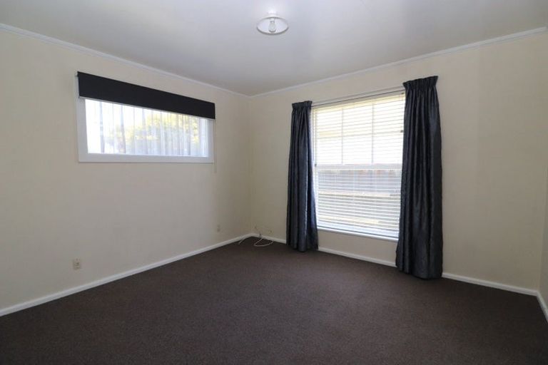 Photo of property in 5 Davidson Crescent, Hornby, Christchurch, 8042
