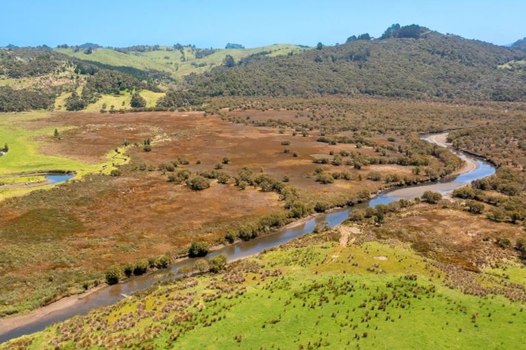 Photo of property in 15 Karuhiruhi Road, Oue, Kaikohe, 0473