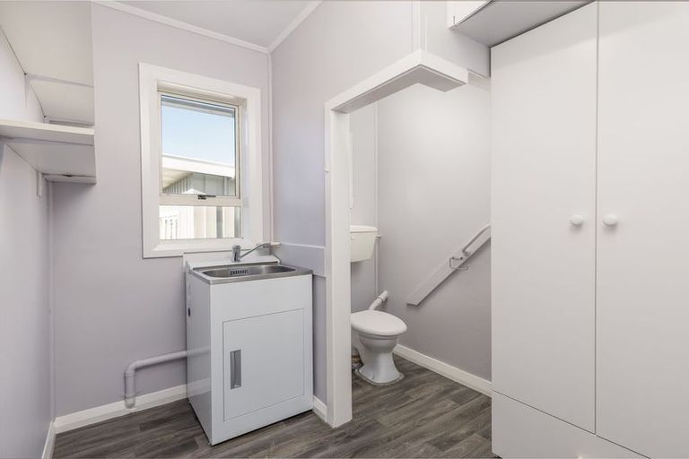 Photo of property in 43 Harris Street, Waimate, 7924