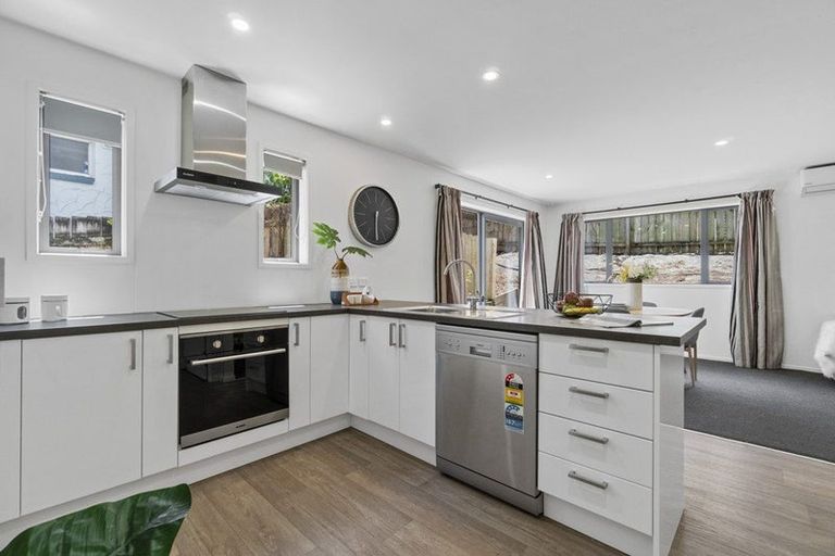 Photo of property in 548b Glenfield Road, Glenfield, Auckland, 0629