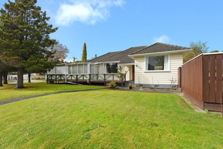 Photo of property in 52 Heretaunga Square, Silverstream, Upper Hutt, 5019