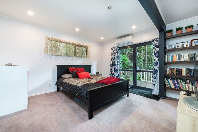 Photo of property in 30 Wood Bay Road, Titirangi, Auckland, 0604