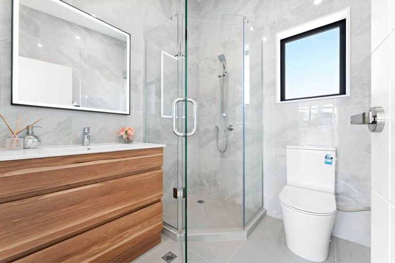 Photo of property in 11a Bowman Road, Forrest Hill, Auckland, 0620