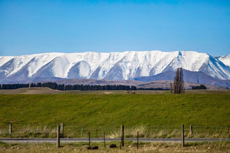 Photo of property in 2915 Tarras-cromwell Road, Tarras, Cromwell, 9383