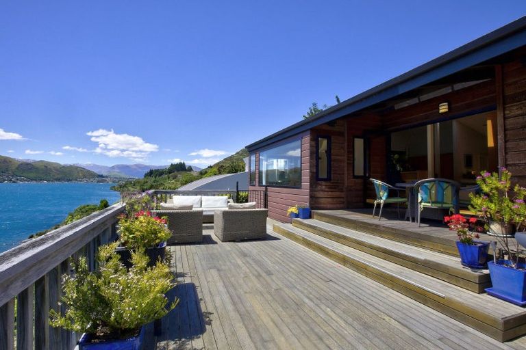 Photo of property in 5 Mincher Road, Kelvin Heights, Queenstown, 9300