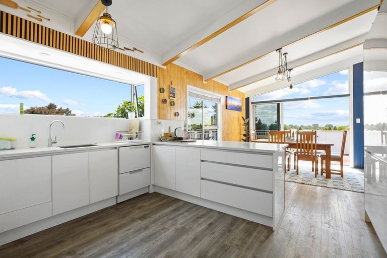 Photo of property in 1 Morrow Avenue, St Andrews, Hamilton, 3200