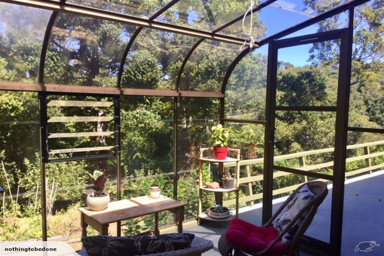 Photo of property in 5 Arama Avenue, Titirangi, Auckland, 0604