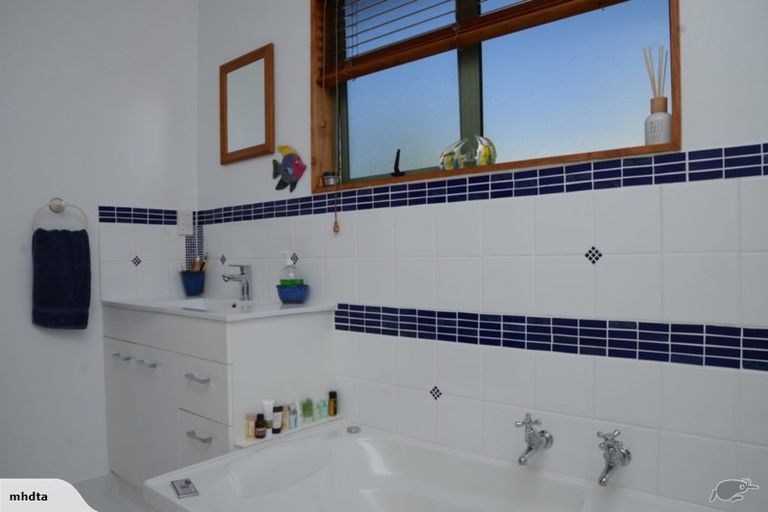 Photo of property in 5 Charlotte Street, Stanmore Bay, Whangaparaoa, 0932