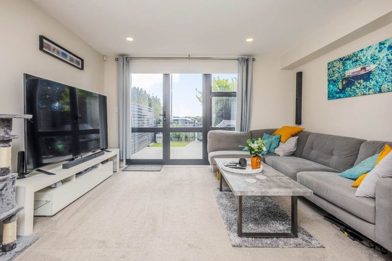 Photo of property in 83 Walsh Road, Papakura, 2110