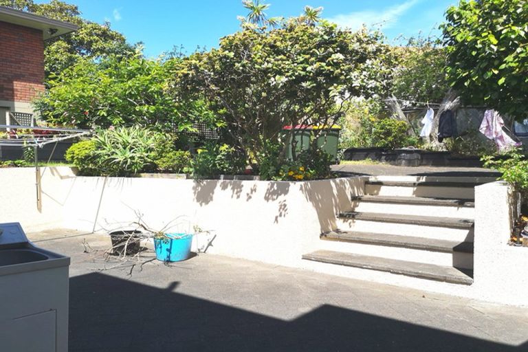 Photo of property in 36 Loloma Drive, Half Moon Bay, Auckland, 2012