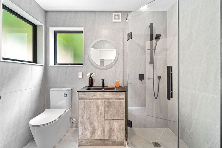 Photo of property in 185a Browns Bay Road, Browns Bay, Auckland, 0630