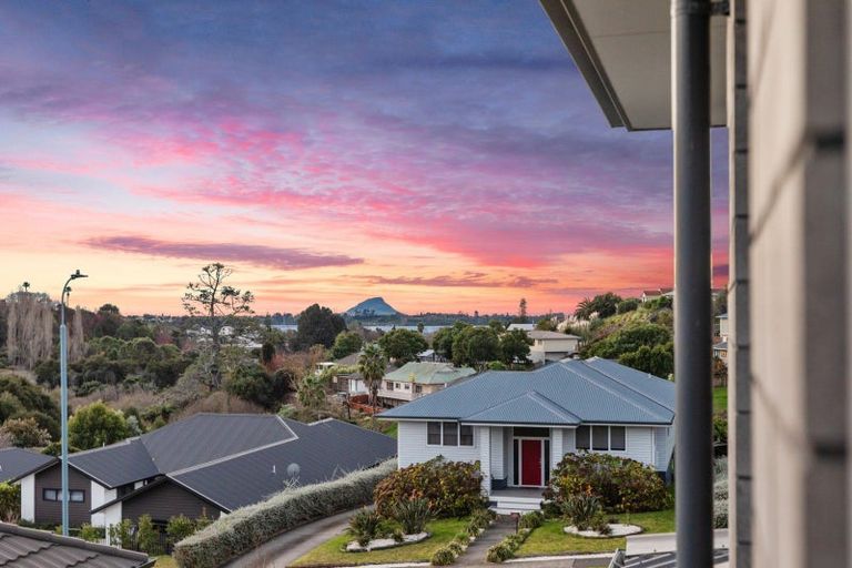 Photo of property in 111 Oteki Park Drive, Welcome Bay, Tauranga, 3112