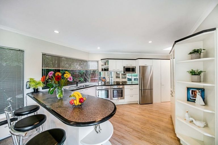 Photo of property in 26 Windsong Court, Northpark, Auckland, 2013