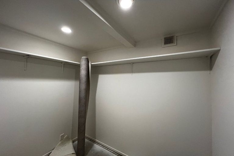 Photo of property in 1/93 Target Road, Totara Vale, Auckland, 0629