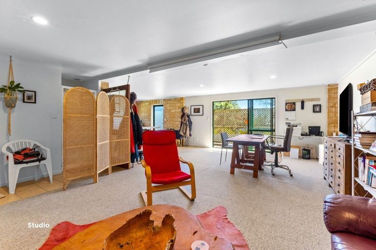 Photo of property in 6 Berridge Road, Muriwai, Waimauku, 0881