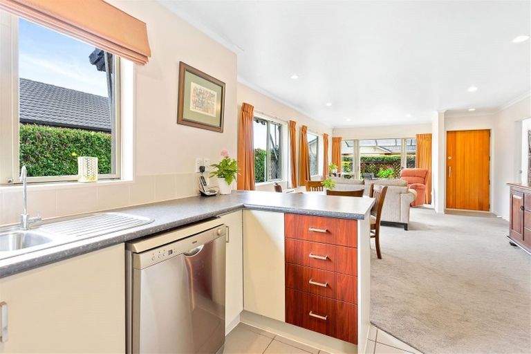 Photo of property in Waimanu Bay Village, 9/1 Piriti Drive, Te Atatu Peninsula, Auckland, 0610