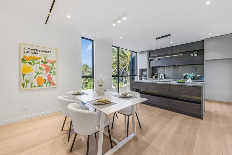 Photo of property in 12c Kowhai Road, Campbells Bay, Auckland, 0630