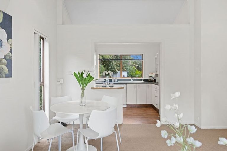 Photo of property in 1/807 East Coast Road, Northcross, Auckland, 0630