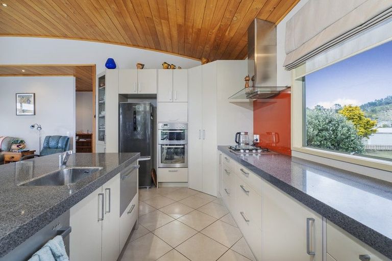Photo of property in 16 Endeavour Place, Cooks Beach, Whitianga, 3591