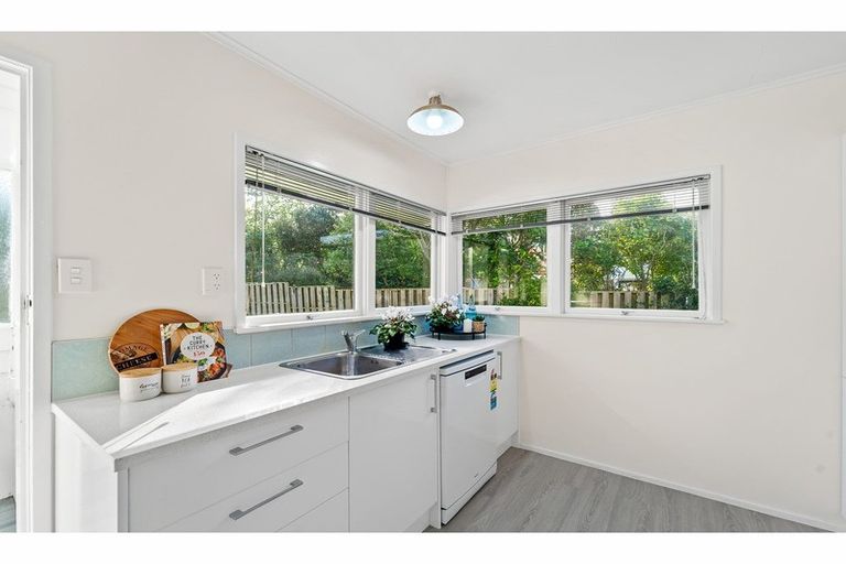 Photo of property in 2/53 Richards Avenue, Forrest Hill, Auckland, 0620