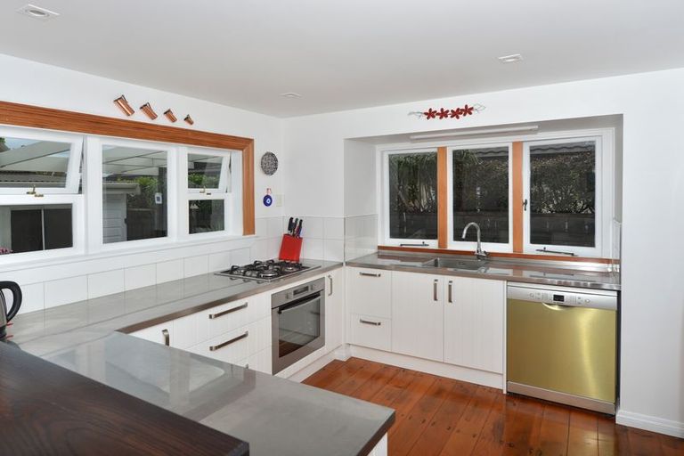 Photo of property in 6 Shortland Street, Regent, Whangarei, 0112