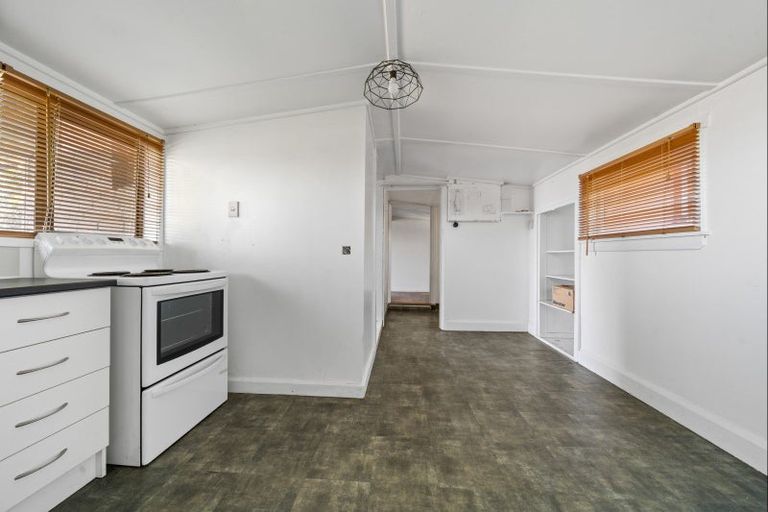 Photo of property in 50a Woodleigh Street, Frankleigh Park, New Plymouth, 4310