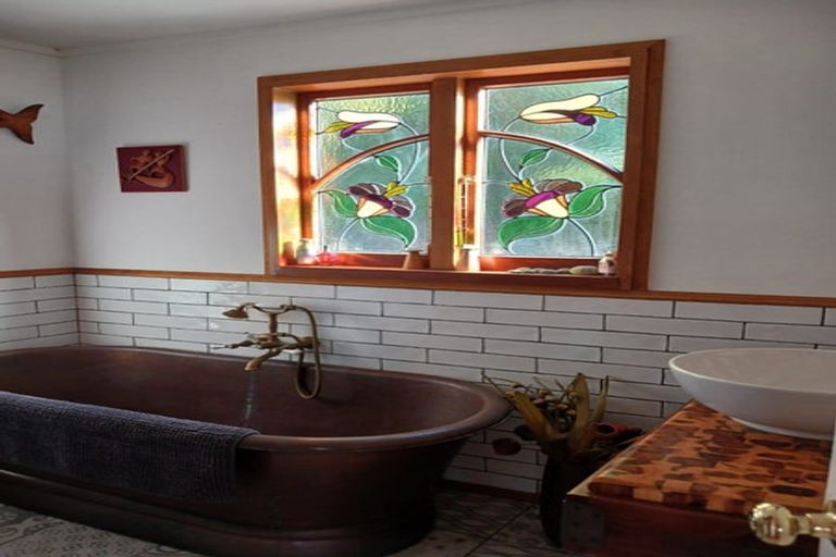 Photo of property in 102 Beach Road, Onerahi, Whangarei, 0110