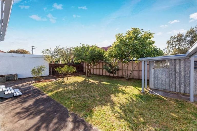 Photo of property in 22 Kiwitea Street, Sandringham, Auckland, 1041