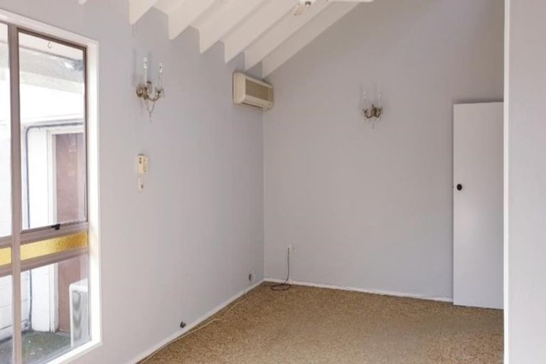 Photo of property in 2/801 Hastings Street North, Hastings, 4122