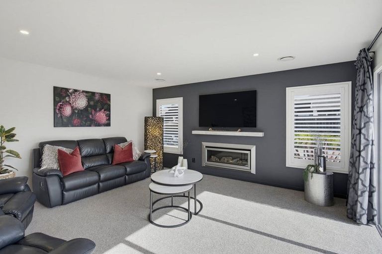 Photo of property in 18 Petrel Close, Paraparaumu Beach, Paraparaumu, 5032