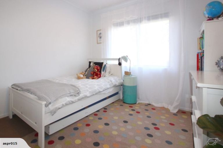 Photo of property in 1/103 Bond Crescent, Forrest Hill, Auckland, 0620