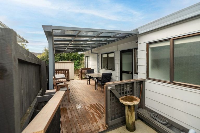 Photo of property in 1/13 Madigan Place, Glendene, Auckland, 0602