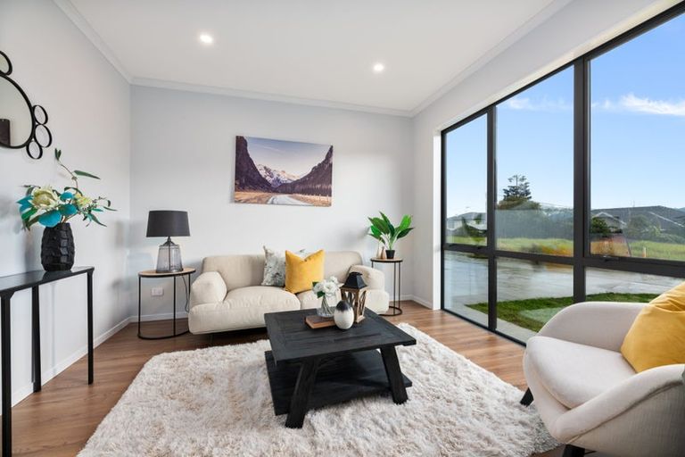 Photo of property in 6 Ambrosia Avenue, Henderson, Auckland, 0612