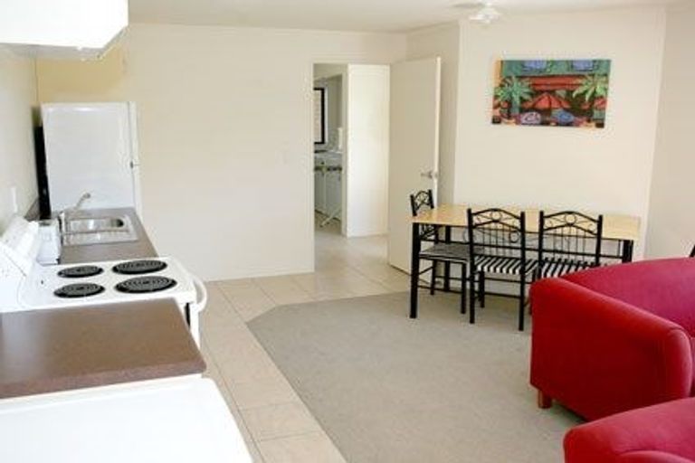 Photo of property in 35 Jones Crescent, Melville, Hamilton, 3206