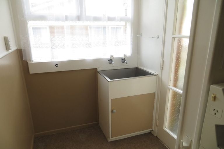 Photo of property in 2/10 Halcyon Place, Papatoetoe, Auckland, 2025