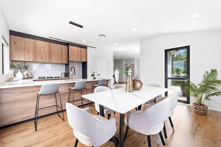 Photo of property in 185a Browns Bay Road, Browns Bay, Auckland, 0630