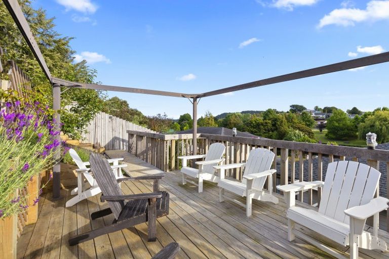 Photo of property in 4 Brownlee Place, Pukekohe, 2120