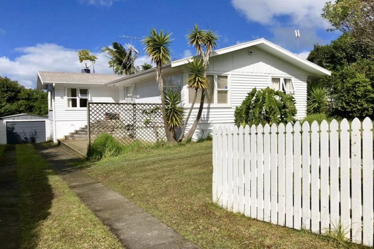 Photo of property in 19 Bruce Road, Glenfield, Auckland, 0629